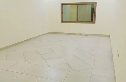 Apartment - 3 Bedrooms - 3 Bathrooms for rent in Tubli - Central Governorate
