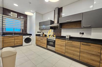 Apartment - 2 Bedrooms - 3 Bathrooms for rent in Al Juffair - Capital Governorate