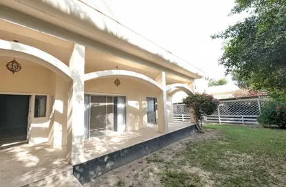 Villa - 4 Bedrooms - 5 Bathrooms for rent in Saar - Northern Governorate