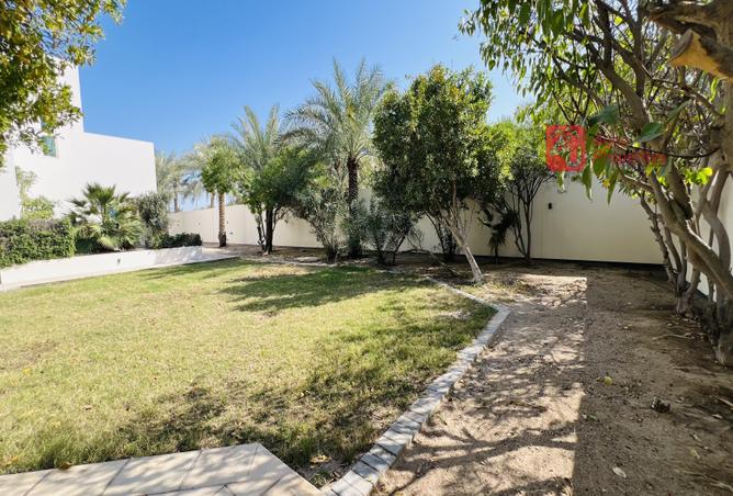 1002923 - Property Image 2