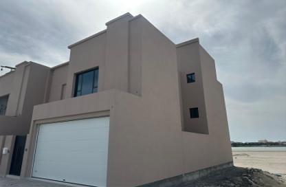 Villa - 4 Bedrooms - 6 Bathrooms for sale in Arad - Muharraq Governorate