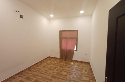 Apartment - 2 Bedrooms - 1 Bathroom for rent in Busaiteen - Muharraq Governorate