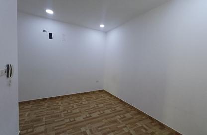 Apartment - 2 Bedrooms - 1 Bathroom for rent in Busaiteen - Muharraq Governorate