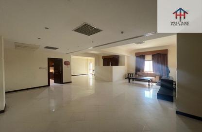 Apartment - 3 Bedrooms - 4 Bathrooms for rent in Seef - Capital Governorate