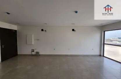 مجمعات للإيجار - استوديو - 2 حمامات للايجار في قلالي - المحرق