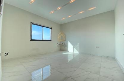 Apartment - 3 Bedrooms - 4 Bathrooms for rent in Busaiteen - Muharraq Governorate