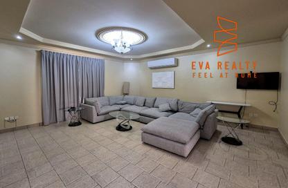 Villa - 3 - 4 for rent in Al Juffair - Capital Governorate