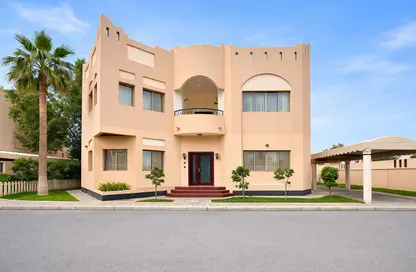 Villa - 5 Bedrooms - 4 Bathrooms for rent in Janabiya - Northern Governorate