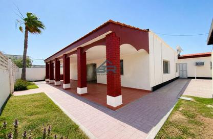Compound - 3 Bedrooms - 2 Bathrooms for rent in A'Ali - Central Governorate