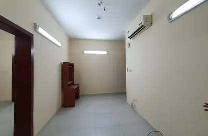 Apartment - 2 Bedrooms - 2 Bathrooms for rent in Gudaibiya - Manama - Capital Governorate Apartment - 2 Bedrooms - 2 Bathrooms for rent in Gudaibiya - Manama - Capital Governorate