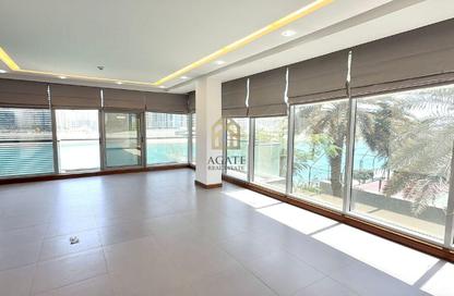 Apartment - 2 Bedrooms - 3 Bathrooms for rent in Reef Island - Capital Governorate