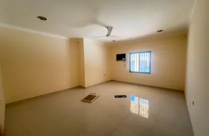 Apartment - 4 Bedrooms - 3 Bathrooms for rent in Tubli - Central Governorate