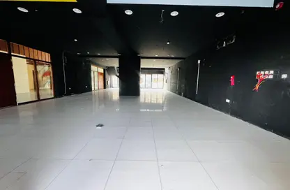 صالة عرض - استوديو - 2 حمامات للايجار في الحد - المحرق