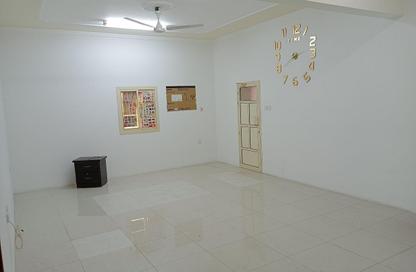 Apartment - 3 Bedrooms - 2 Bathrooms for rent in Alhajiyat - Riffa - Southern Governorate