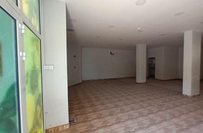 Shop - Studio - 2 Bathrooms for rent in Northern City (Madinat Salman) - Northern Governorate