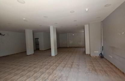 Shop - Studio - 2 Bathrooms for rent in Northern City (Madinat Salman) - Northern Governorate