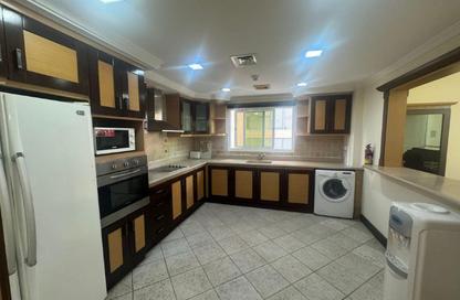 Apartment - 2 Bedrooms - 3 Bathrooms for rent in Al Juffair - Capital Governorate