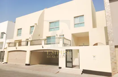 فيلا - 4 غرف نوم - 5 حمامات للايجار في عراد - المحرق