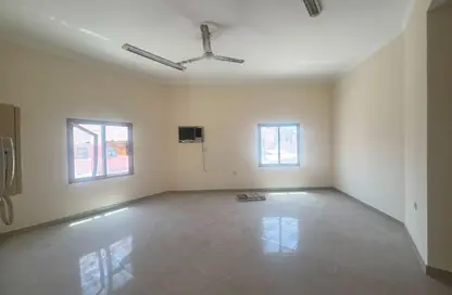 Apartment - 2 Bedrooms - 2 Bathrooms for rent in Tubli - Central Governorate