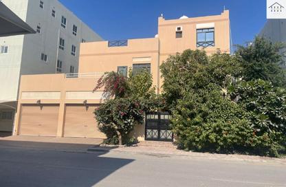 Villa - 6 Bedrooms - 6 Bathrooms for sale in Saar - Northern Governorate
