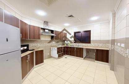 Apartment - 2 Bedrooms - 3 Bathrooms for rent in Seef - Capital Governorate