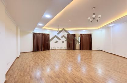 Apartment - 2 Bedrooms - 3 Bathrooms for rent in Seef - Capital Governorate