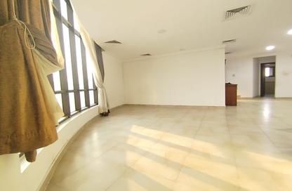 Apartment - 2 Bedrooms - 2 Bathrooms for rent in Hidd - Muharraq Governorate Apartment - 2 Bedrooms - 2 Bathrooms for rent in Hidd - Muharraq Governorate