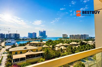Apartment - 3 Bedrooms - 3 Bathrooms for rent in Reef Island - Capital Governorate