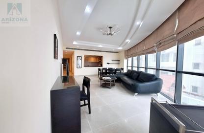 Apartment - 2 Bedrooms - 3 Bathrooms for rent in Al Juffair - Capital Governorate