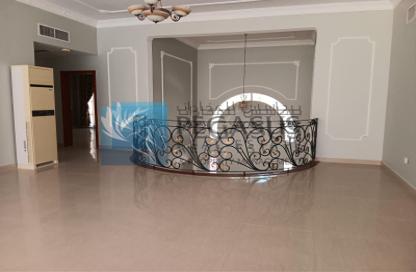 Villa - Studio - 5 for rent in Seef - Capital Governorate