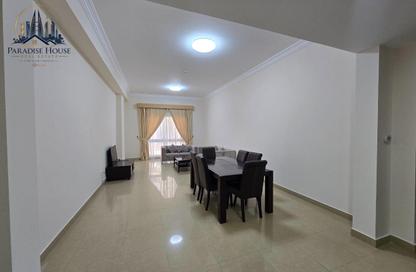 Apartment - 3 - 2 for rent in Sanabis - Manama - Capital Governorate