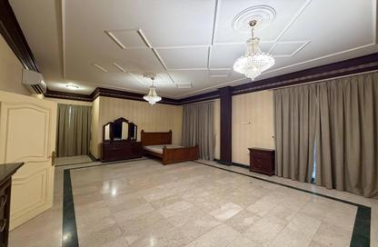 Penthouse - 7 Bedrooms - 5 Bathrooms for rent in Al Juffair - Capital Governorate