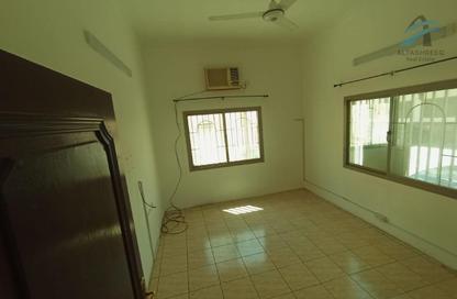 Apartment - 2 Bedrooms - 2 Bathrooms for rent in Muharraq - Muharraq Governorate