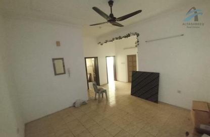 Apartment - 2 Bedrooms - 2 Bathrooms for rent in Muharraq - Muharraq Governorate