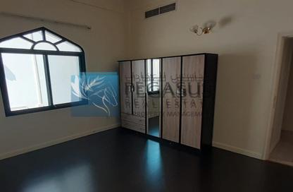 Apartment - 2 Bedrooms - 2 Bathrooms for rent in Mahooz - Manama - Capital Governorate