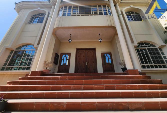 985433 - Property Main Image