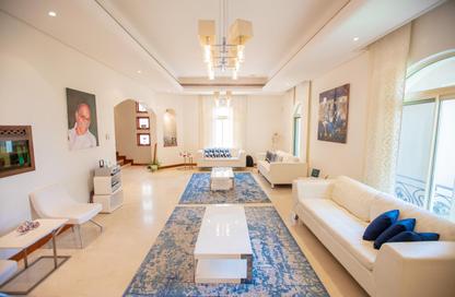 Villa - 7 - 7+ for sale in Saar - Northern Governorate Villa - 7 - 7+ for sale in Saar - Northern Governorate