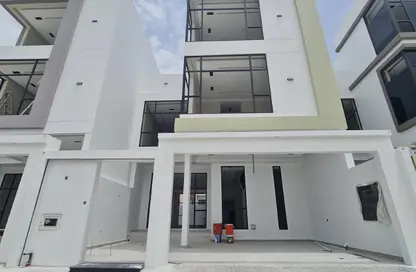 Villa - 4 Bedrooms - 6 Bathrooms for sale in Busaiteen - Muharraq Governorate