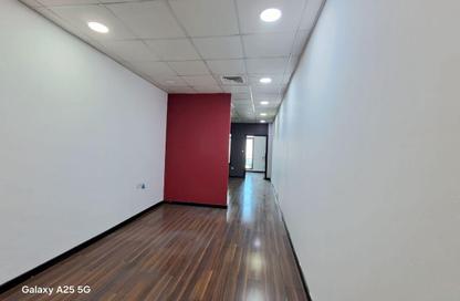 Office Space - 3 Bedrooms - 2 Bathrooms for rent in Seef - Capital Governorate