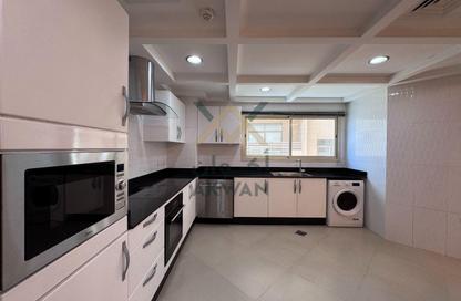 Apartment - 3 Bedrooms - 3 Bathrooms for rent in Al Juffair - Capital Governorate