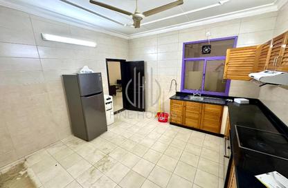 Apartment - 2 Bedrooms - 3 Bathrooms for rent in Al Juffair - Capital Governorate
