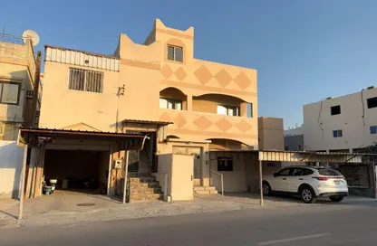 فيلا - 4 غرف نوم - 4 حمامات للبيع في عالي - المحافظة الوسطى