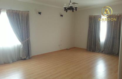 Villa - 3 Bedrooms - 4 Bathrooms for rent in Tubli - Central Governorate
