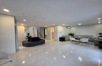 فيلا - 4 غرف نوم - 5 حمامات للبيع في سار - المحافظة الشمالية