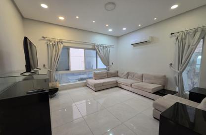 Villa - 4 Bedrooms - 5 Bathrooms for sale in Saar - Northern Governorate