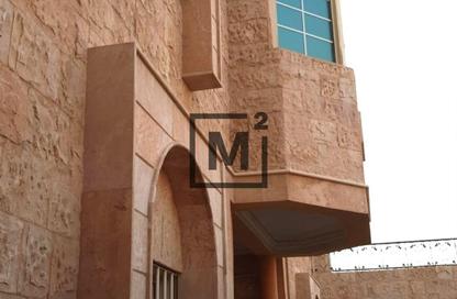 فيلا - 7 غرف نوم - 7 حمامات للبيع في عراد - المحرق