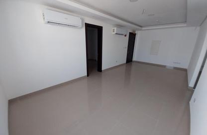 Office Space - 6 Bedrooms - 3 Bathrooms for rent in Maameer - Central Governorate