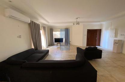 Villa - 3 - 4 for rent in Al Juffair - Capital Governorate