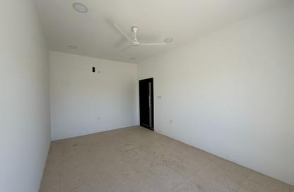 Apartment - 2 Bedrooms - 2 Bathrooms for rent in Bani Jamra - Northern Governorate