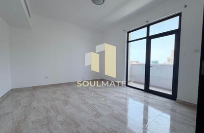 Apartment - 2 Bedrooms - 2 Bathrooms for rent in Al Juffair - Capital Governorate